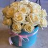 15 белых крупных роз в коробке R540