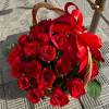 25 крупных красных роз в корзине R557
